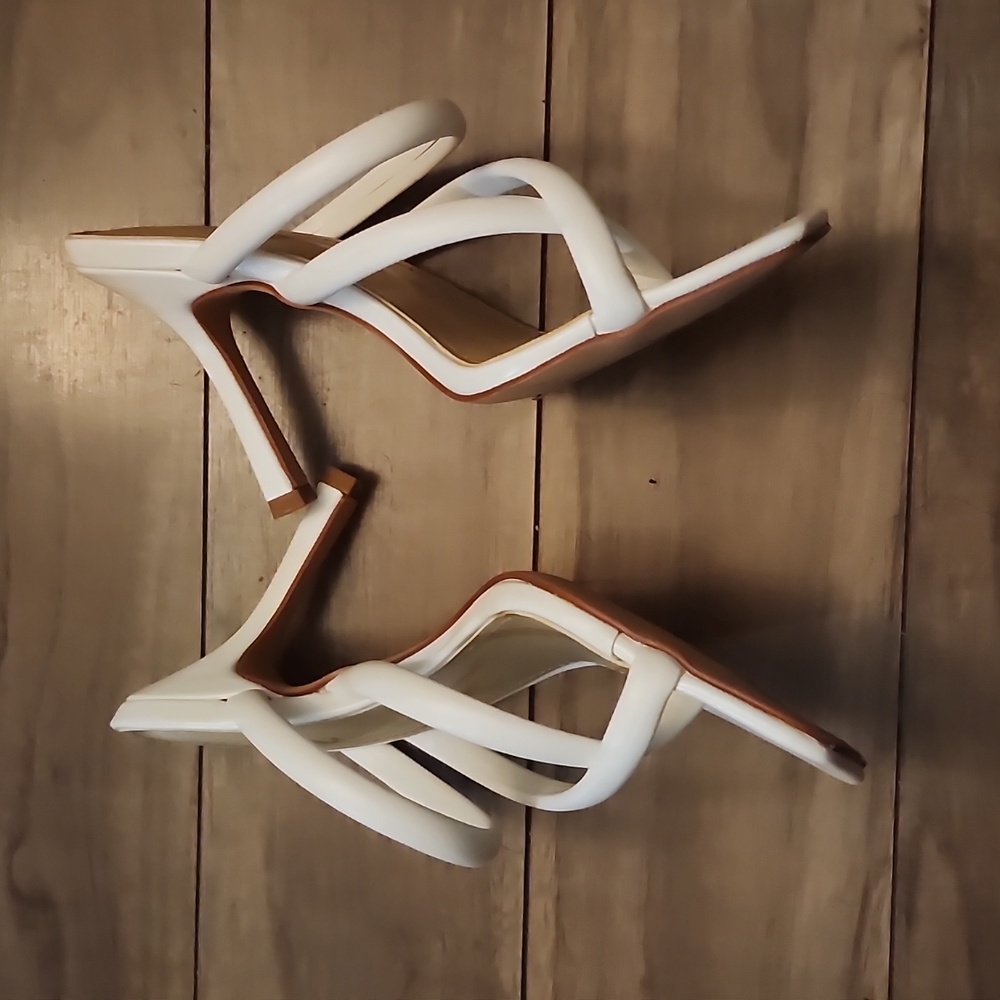 SIZE 8 SANDALS HEELS Open Toe- White - Picture 3 of 5